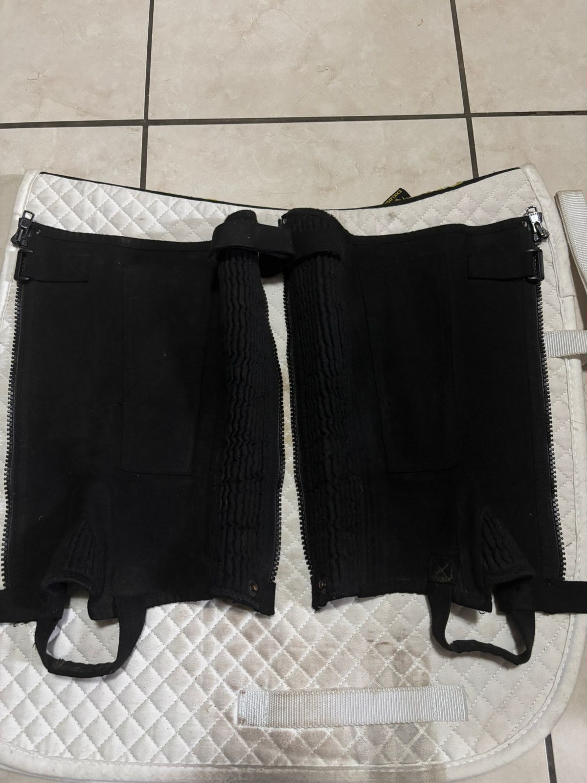 Equileisure Adult Suede Chaps – XS Black